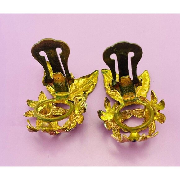 Vintage 60s Flower earrings, Austria painted enamel gold tone, clip on - Picture 8 of 10